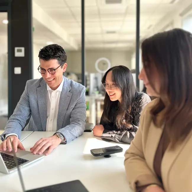 Guillaume Thomas, Khang NGUYEN, Lina BASMA - Photo d'équipe